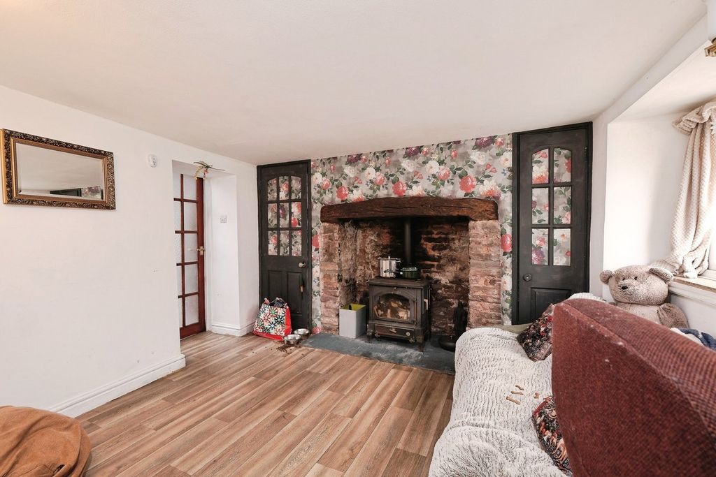 Property photo 2 of 39