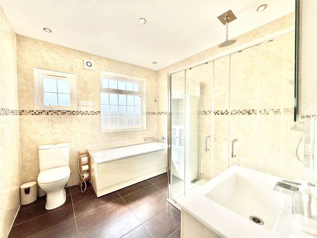 Property photo 2 of 18 Picture No. 04
