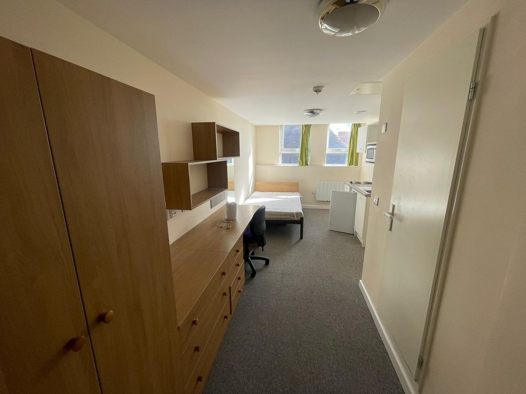 Property photo 2 of 6