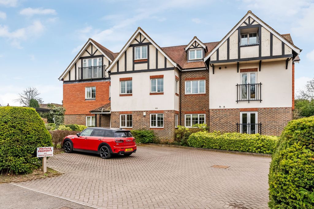 Property photo 1 of 14 Flat-2-Lynton-House-17