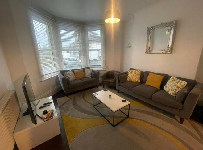 Property photo 2 of 6