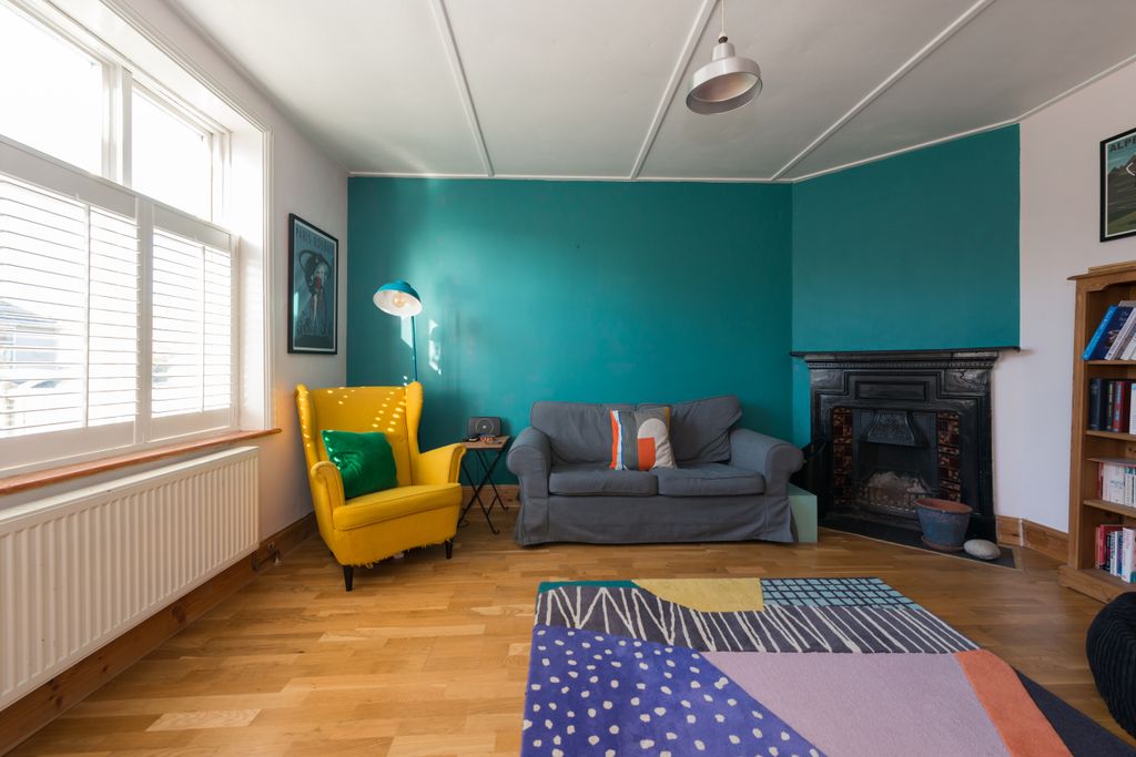 Property photo 3 of 18 Sitting Room