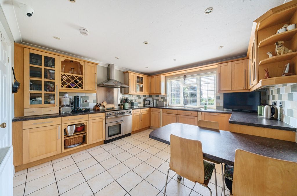 Property photo 3 of 26 1168463 (5)