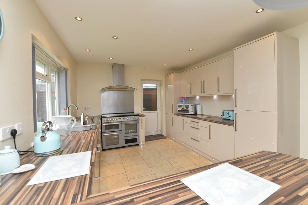 Property photo 2 of 19 Picture No. 04