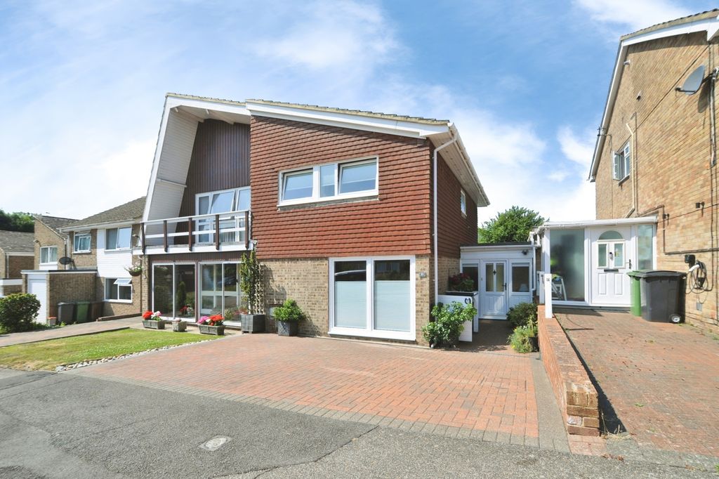 Property photo 1 of 17 Front