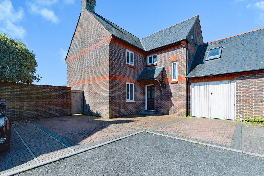 Property photo 1 of 23