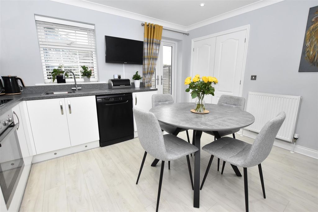 Property photo 2 of 21 Dsc_0107 - Copy (11).Jpg