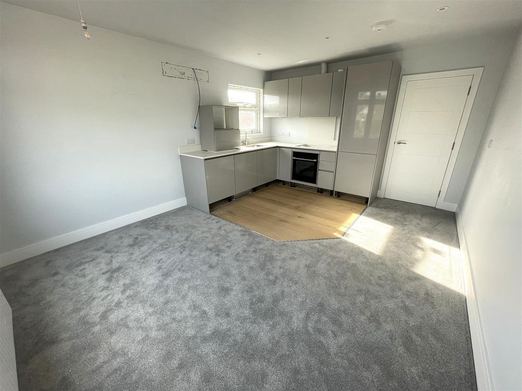 Property photo 2 of 14 Img_7946.Jpg