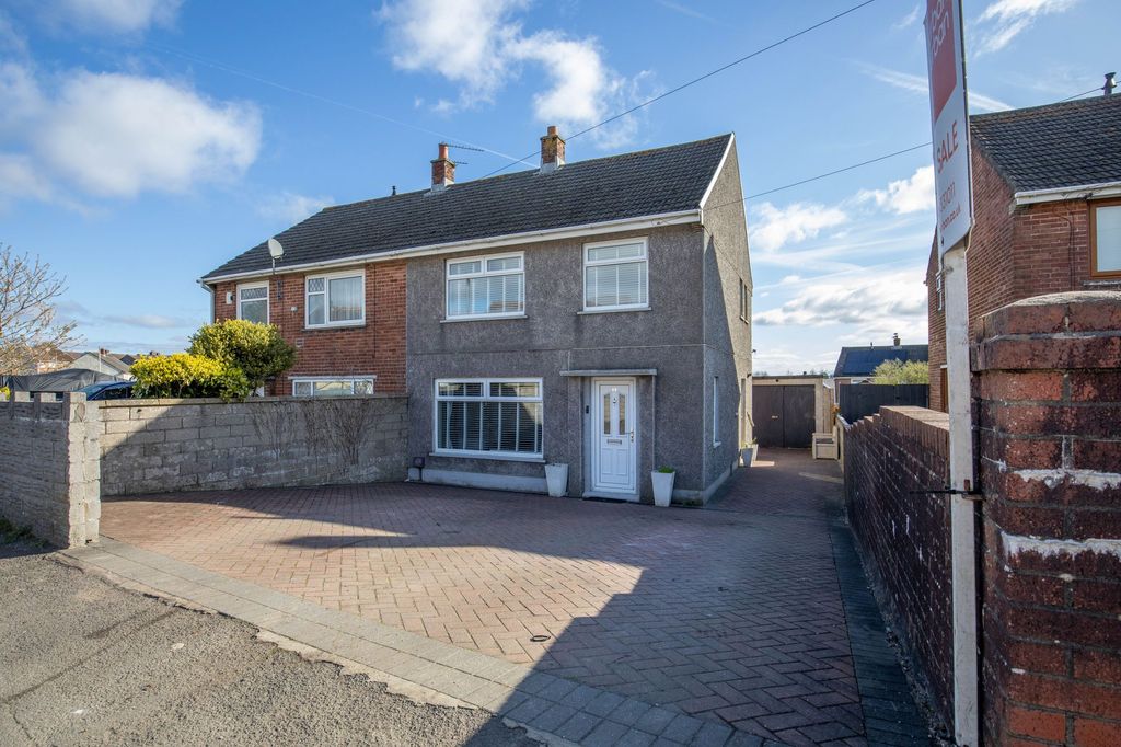 Property photo 1 of 21