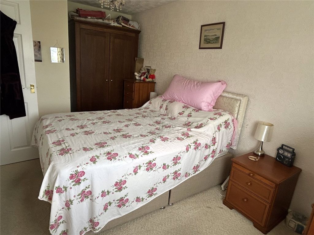 Property photo 3 of 16 Picture No. 11