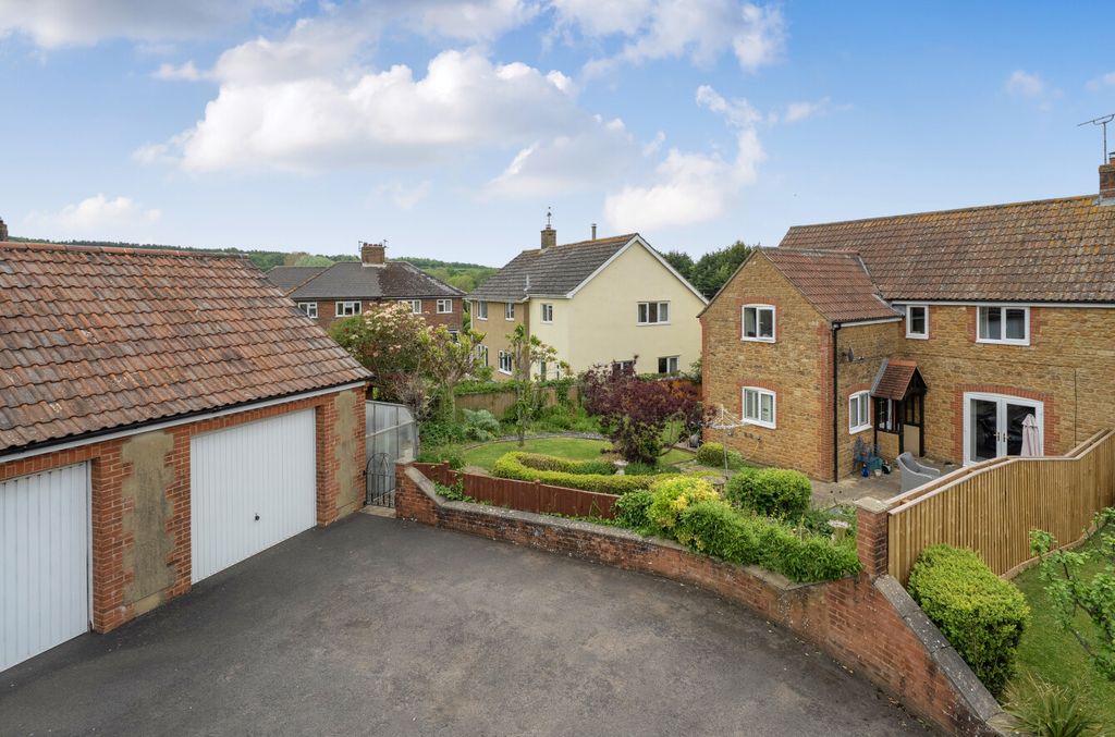 Property photo 2 of 27 1454136-1-69F4916...