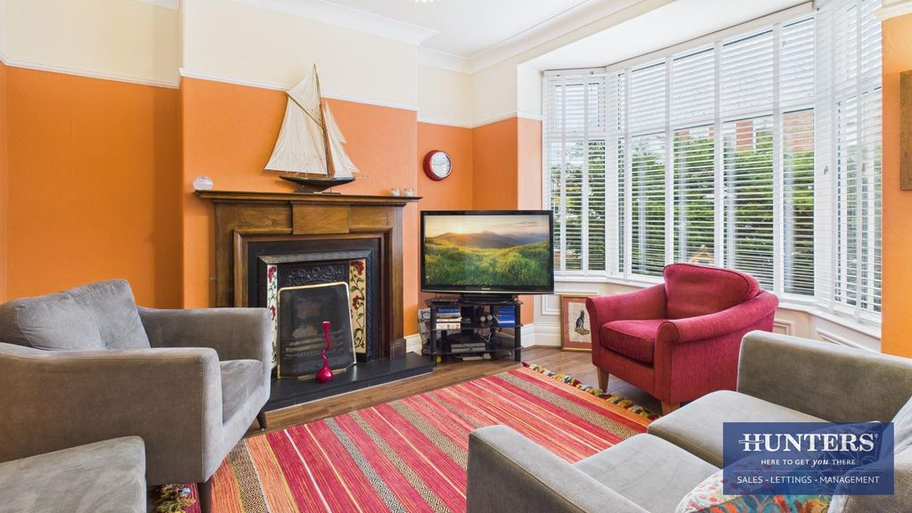 Property photo 3 of 19 Living Room