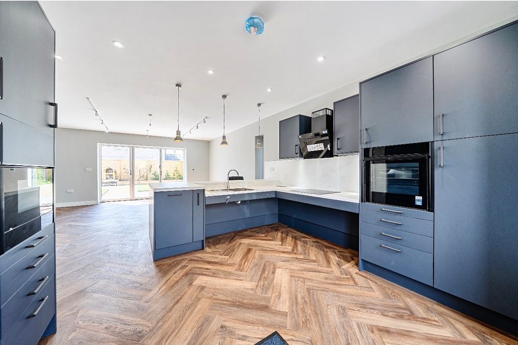 Property photo 3 of 13 Img_6598