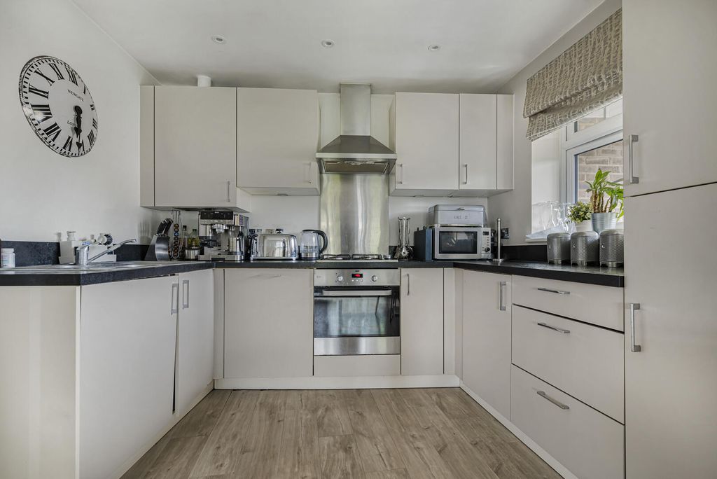 Property photo 2 of 15 Kitchen
