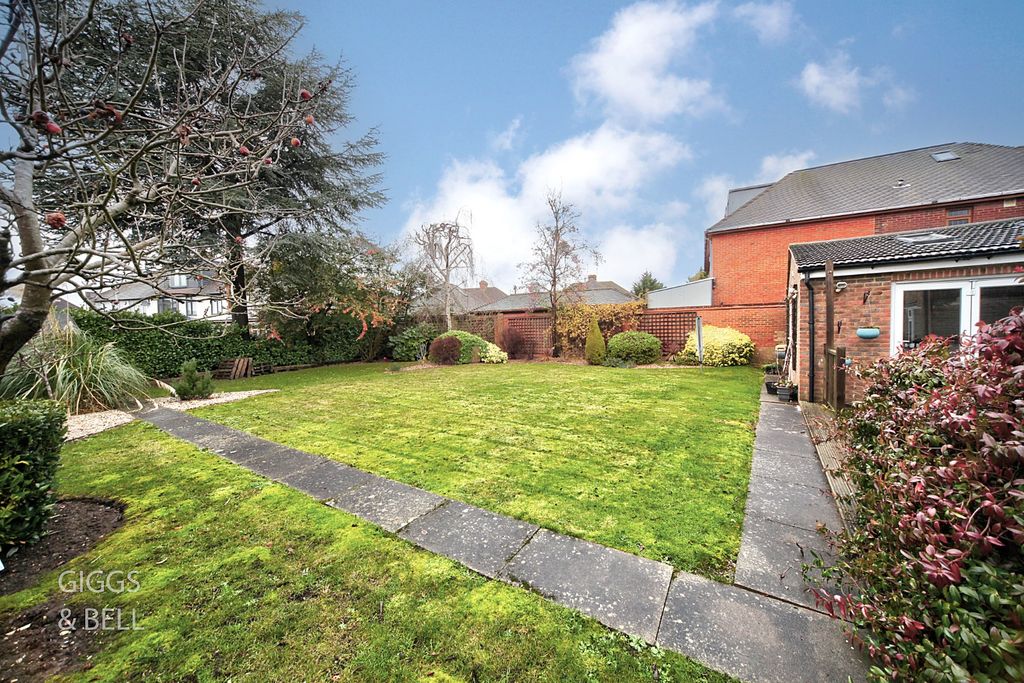 Additional image 29 of 4 bed detached house for saleOld Bedford Road, Luton, Bedfordshire LU2
