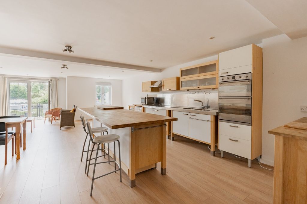 Property photo 2 of 14 Kitchen