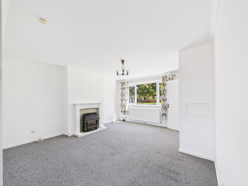 Property photo 3 of 12 Lounge