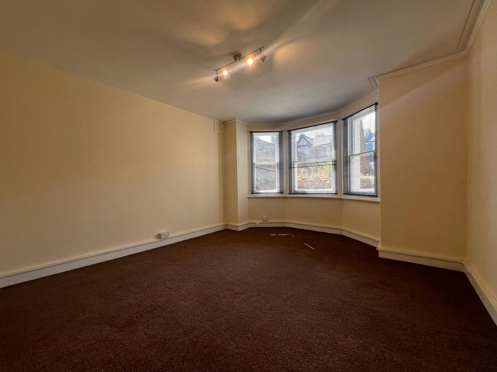 Property photo 3 of 7 Bedroom