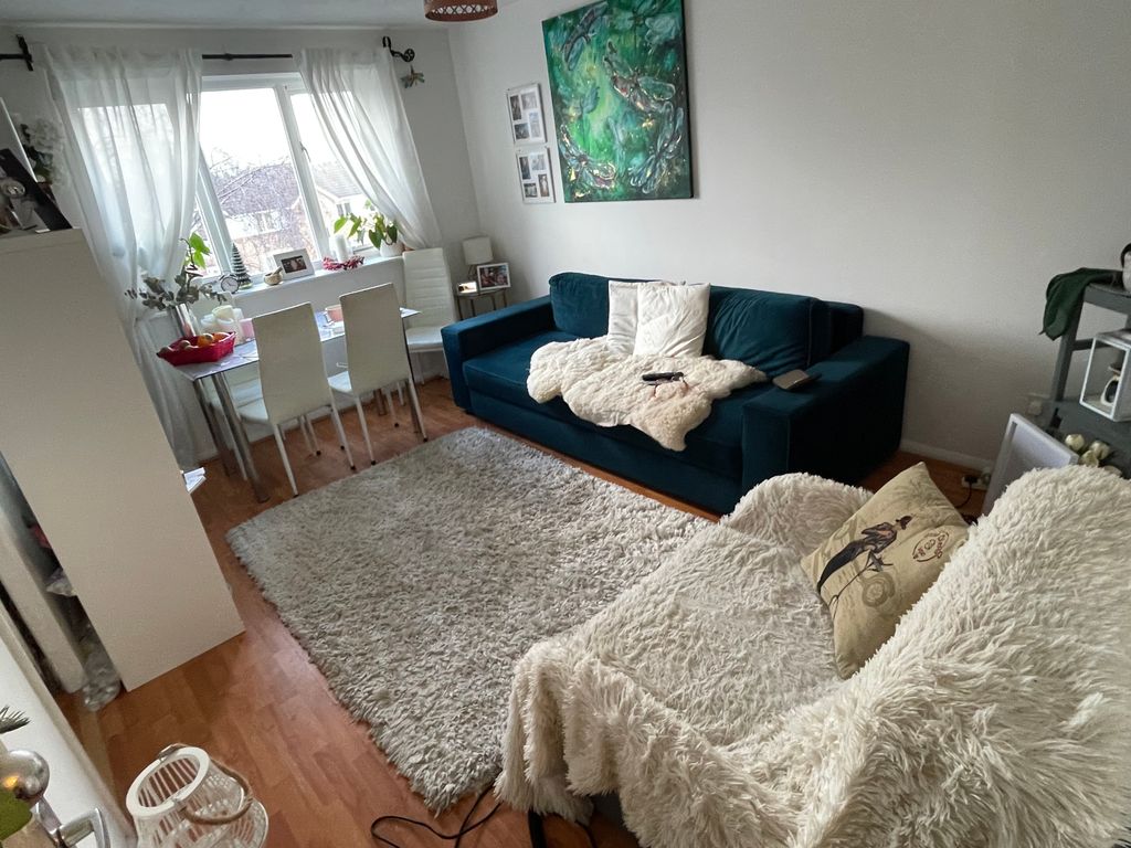 Property photo 2 of 8