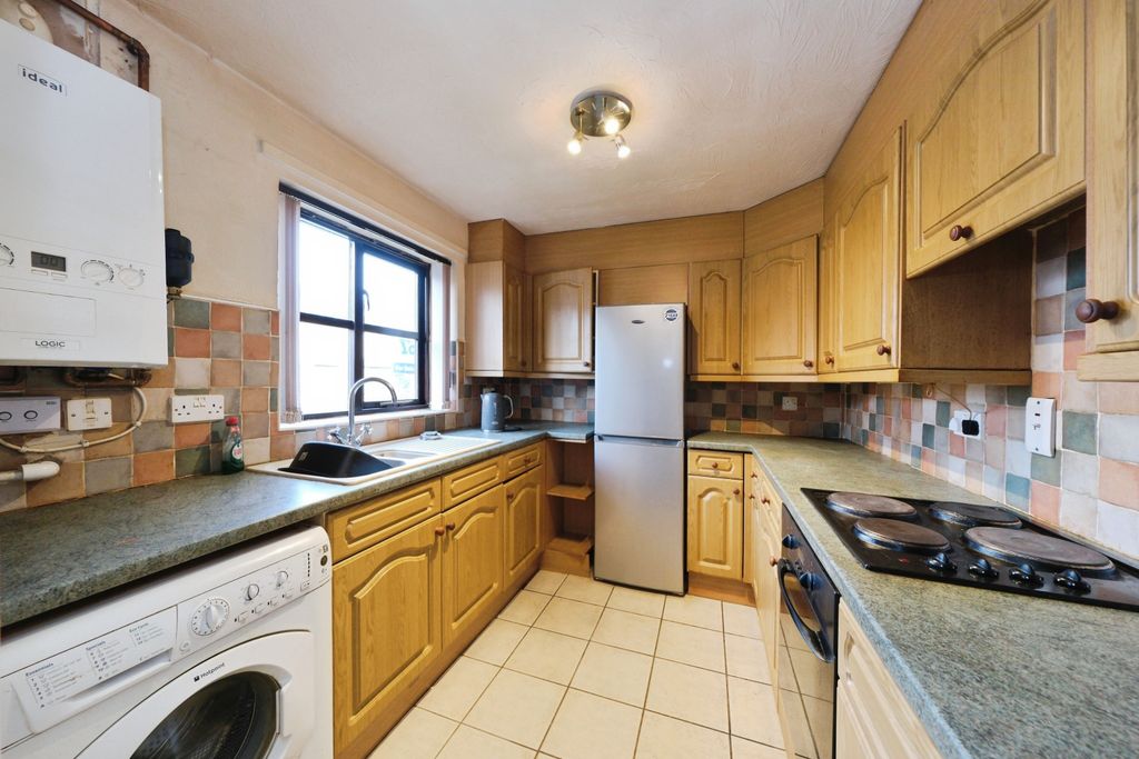 Property photo 3 of 19 Img_4992