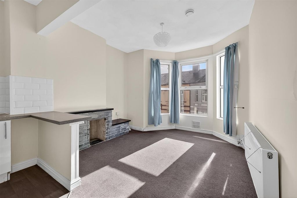 Property photo 2 of 11 Open Plan Living