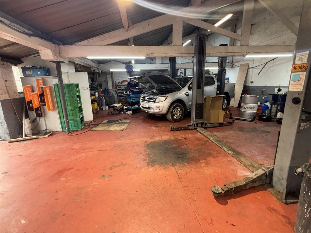 Property photo 3 of 8 Photo 2