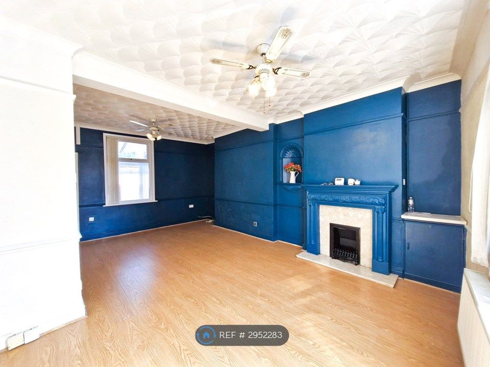 Property photo 2 of 21
