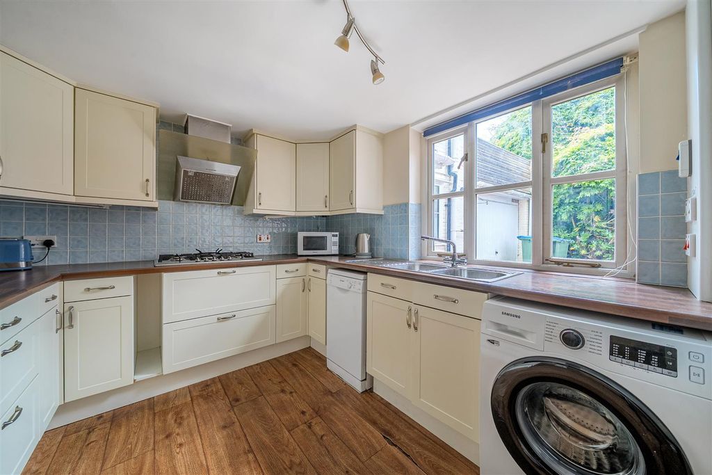 Property photo 3 of 18 Kitchen.Jpg