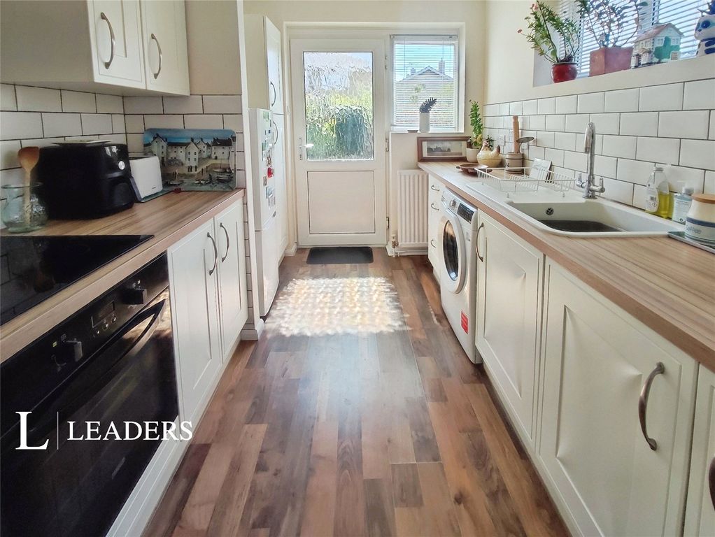 Property photo 3 of 13 Kitchen