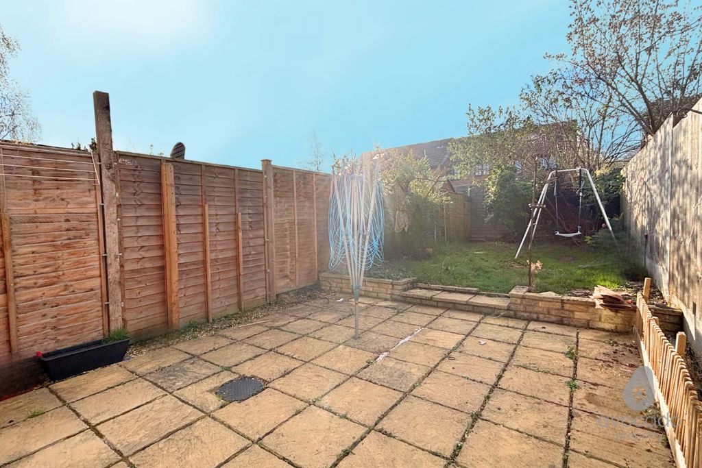 Property photo 2 of 16 4699065