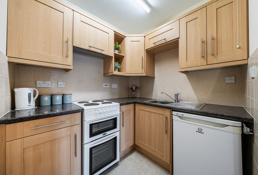 Property photo 3 of 11 1496545-3-6A60B1A...