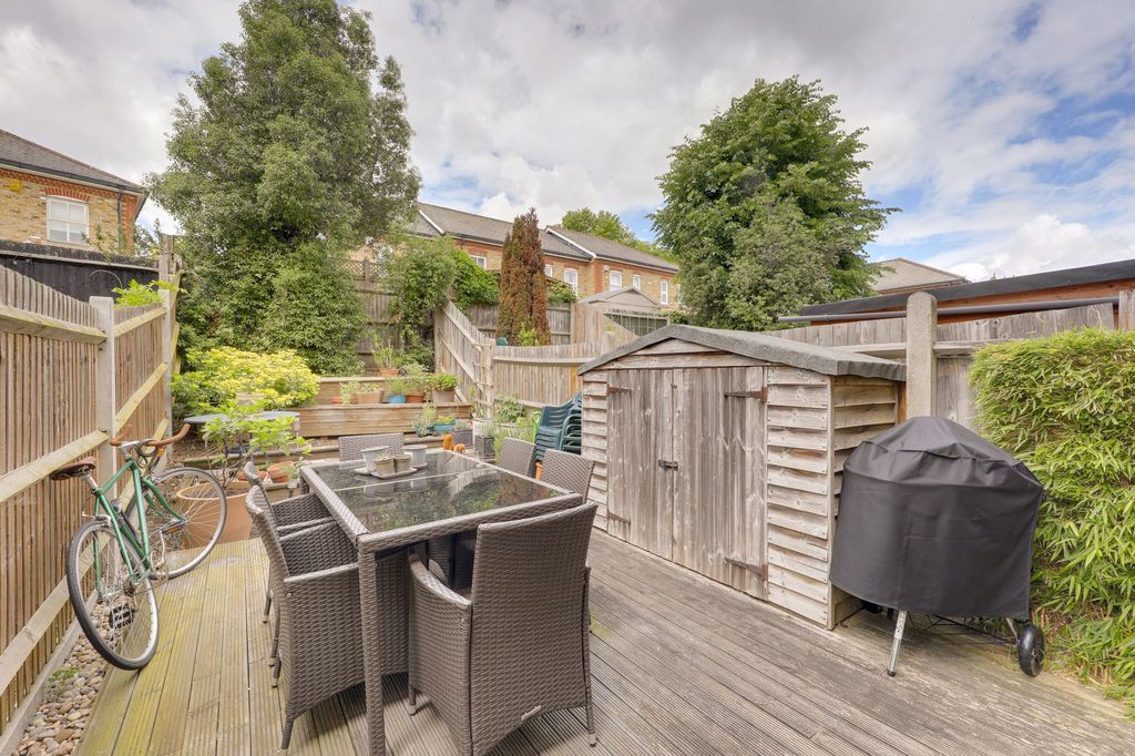 Property photo 3 of 11