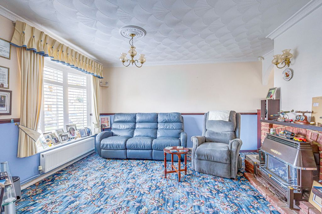 Property photo 3 of 22