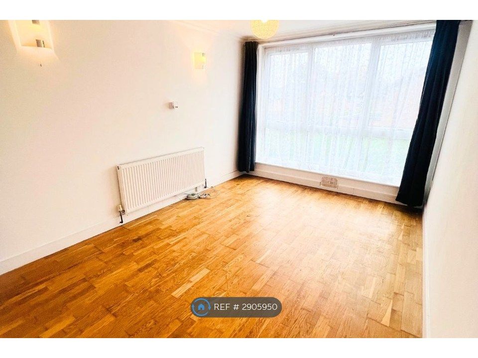 Property photo 1 of 8 Lounge / Diner