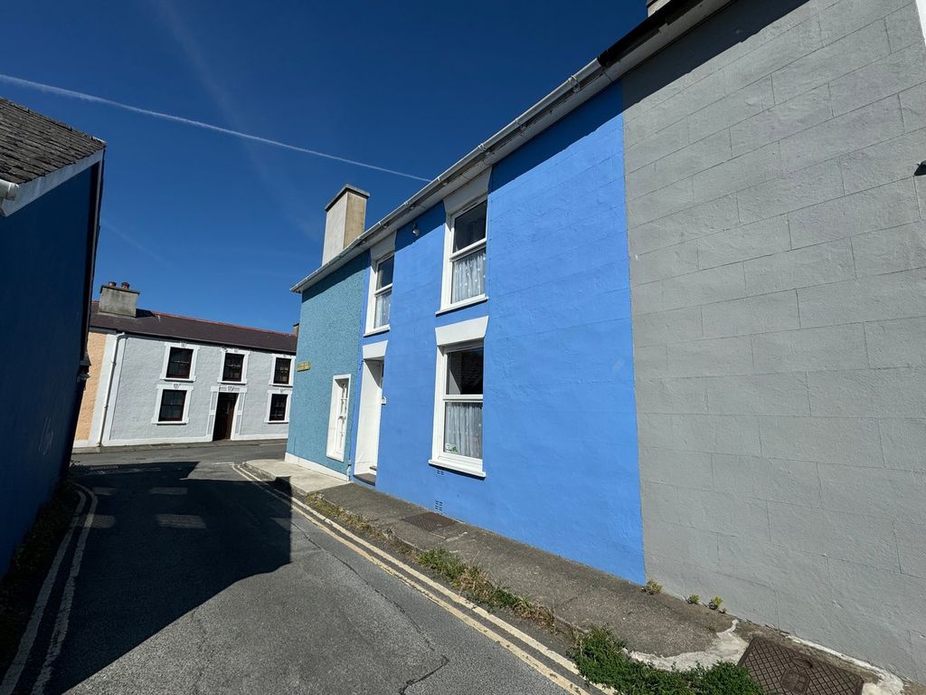 Property photo 1 of 20
