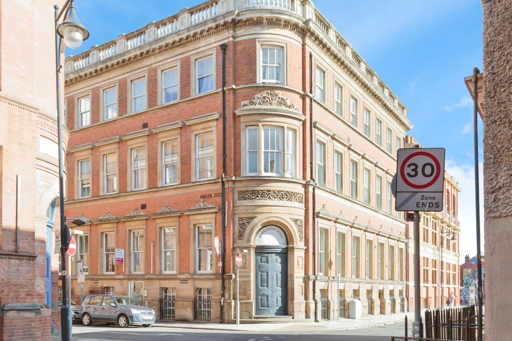 Property photo 1 of 17