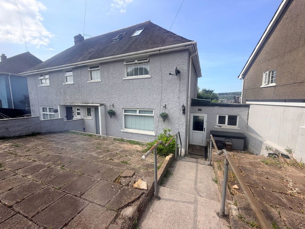 Property photo 3 of 37