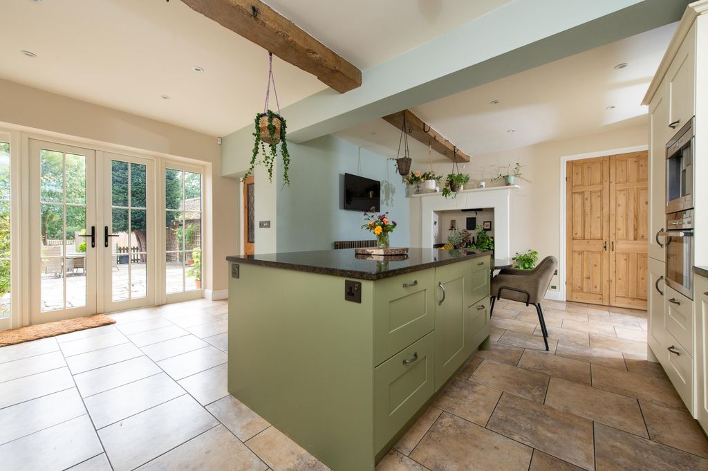 Property photo 3 of 40 Image