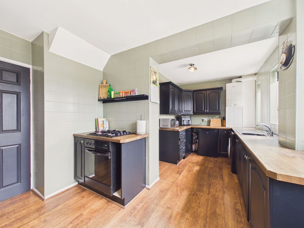 Property photo 3 of 13 Kitchen