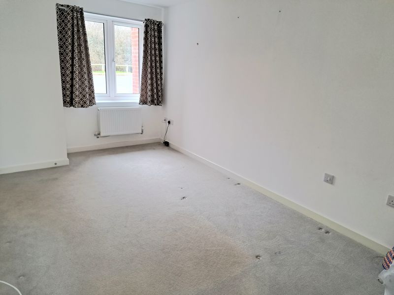 Property photo 3 of 7 Living Room