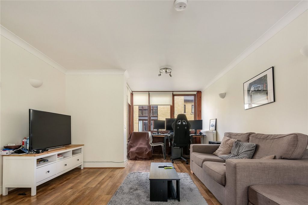 Property photo 3 of 6 Living Room