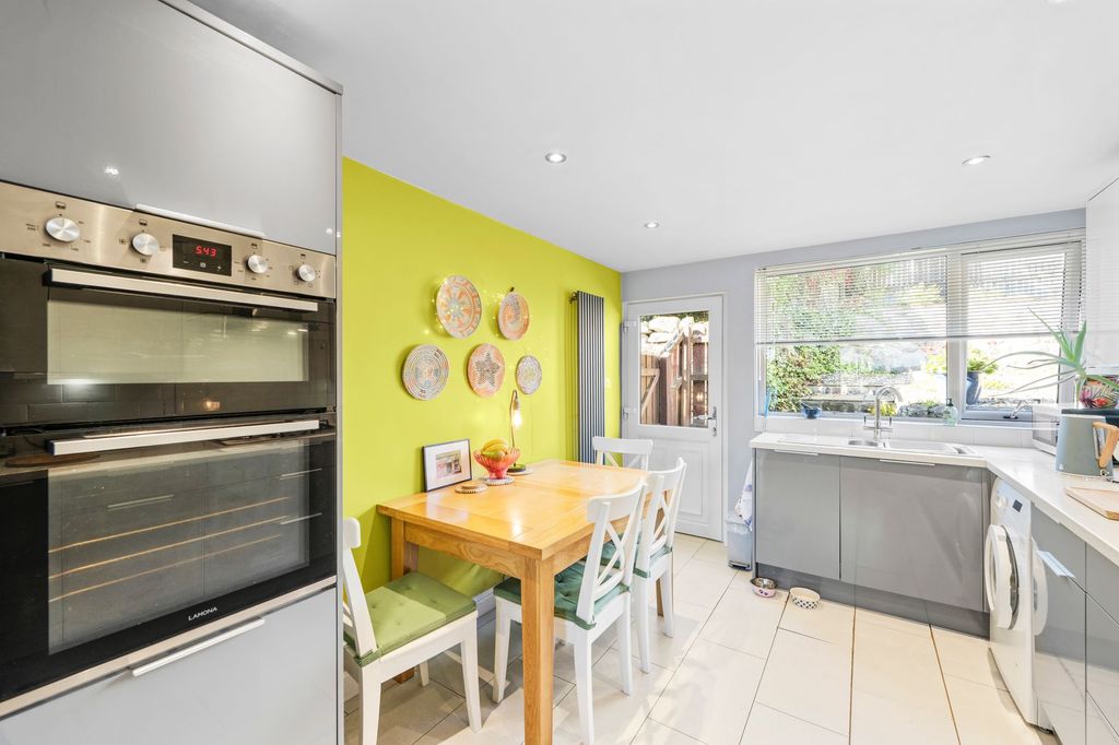 Property photo 3 of 19