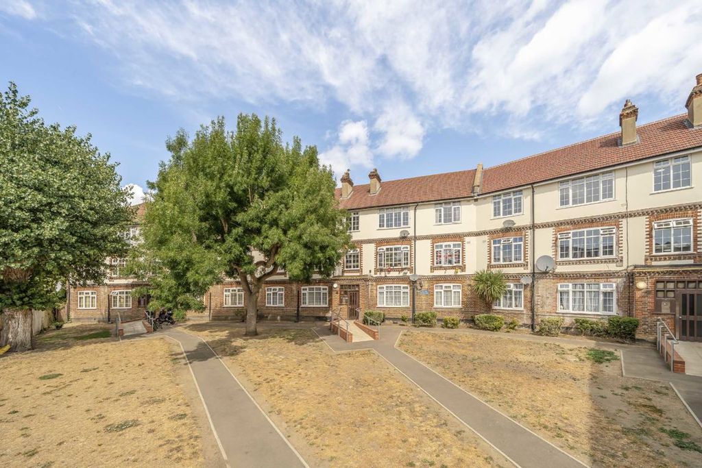 Property photo 1 of 6
