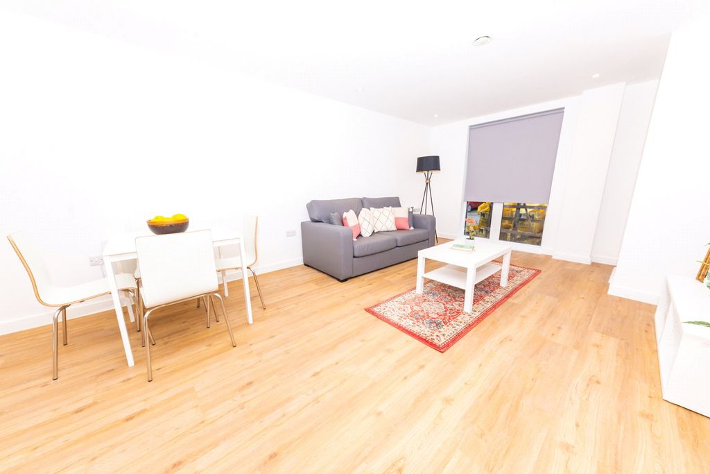 Property photo 2 of 16 Picture No. 12