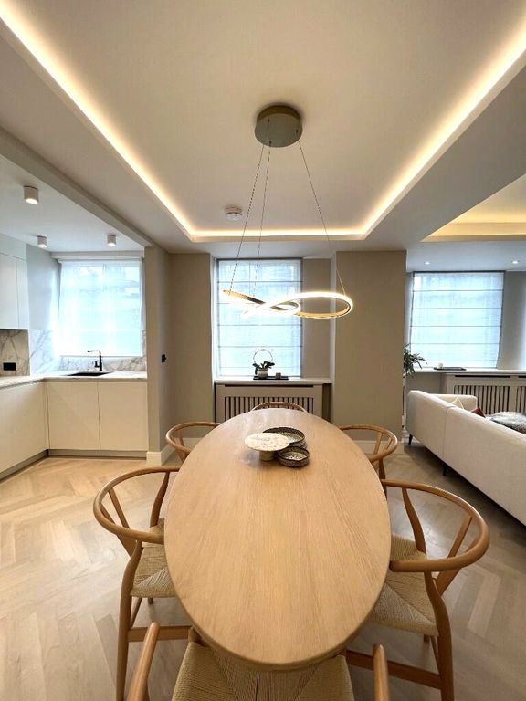 Property photo 3 of 18 Dining Room