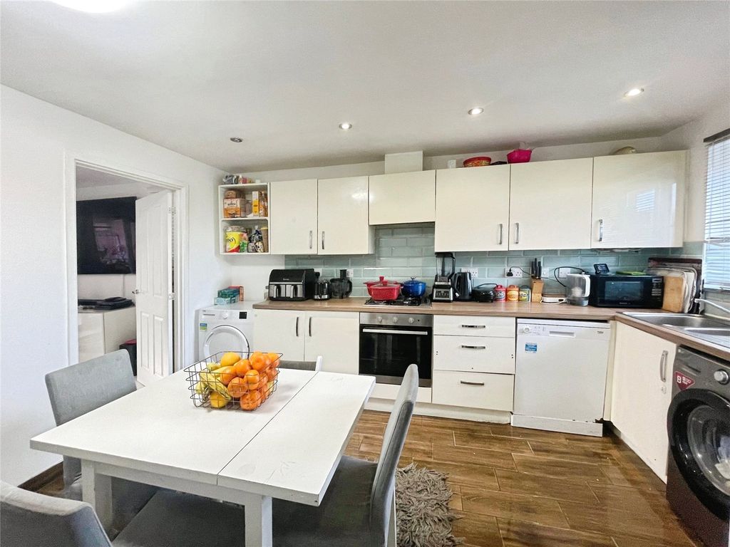 Property photo 2 of 17 Picture No. 01