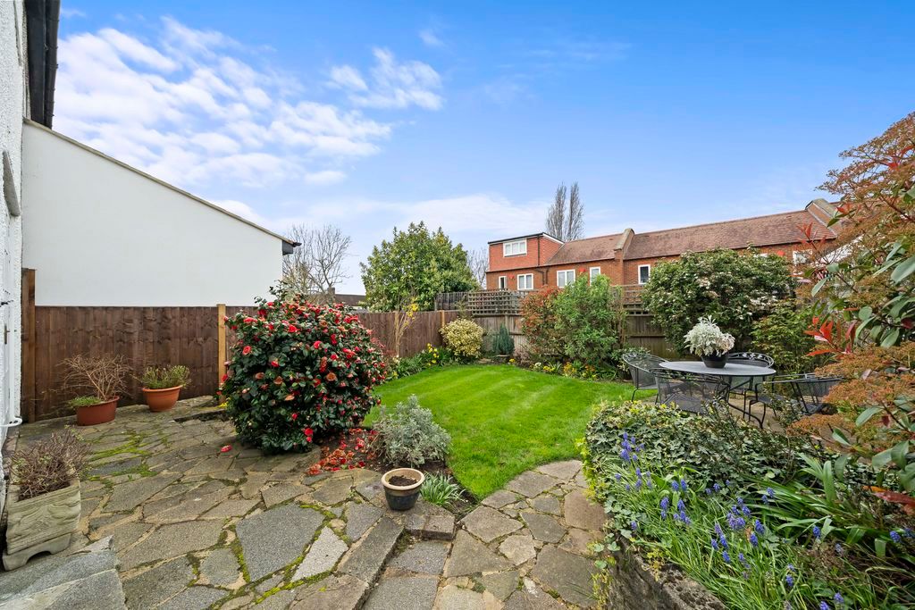 Property photo 3 of 18 Photo 16