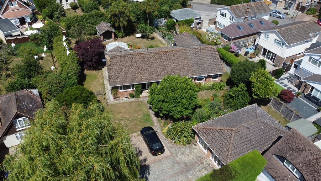 Property photo 2 of 33