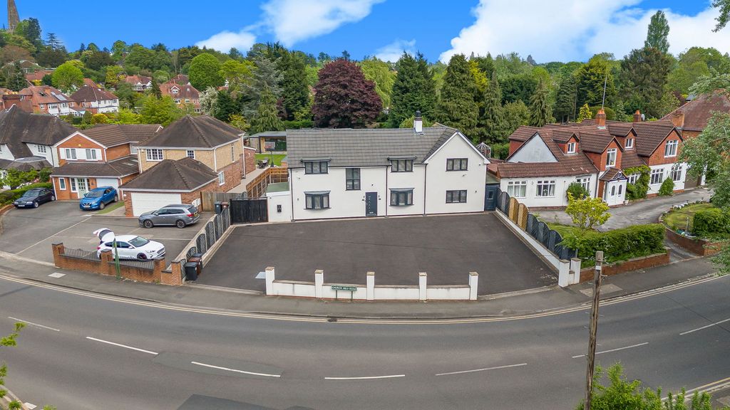 Property photo 2 of 33