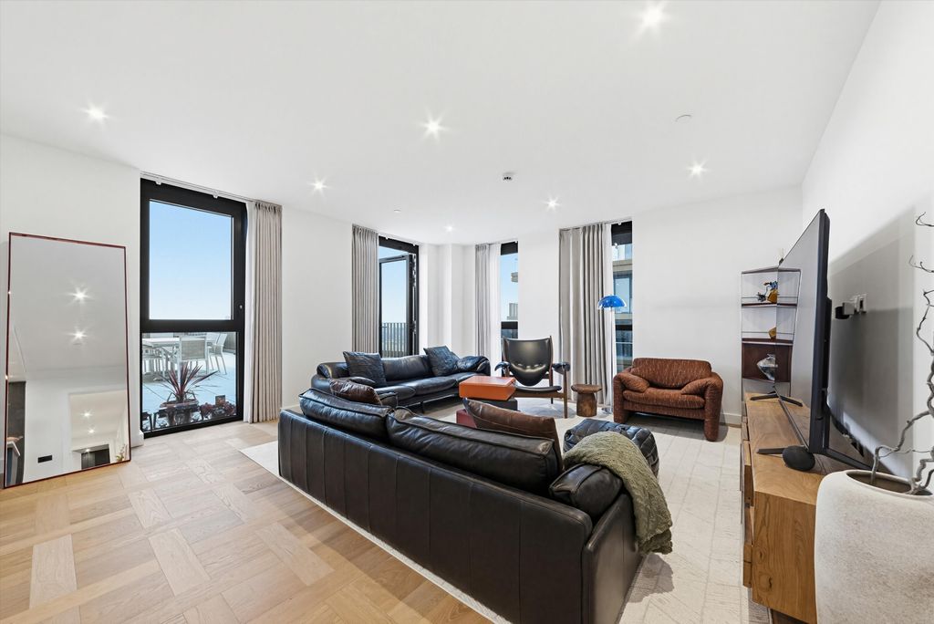 Property photo 1 of 24 Image